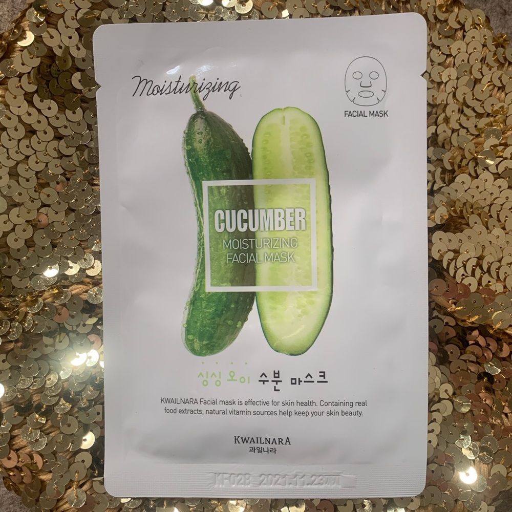 FREE Mask with any Bundle!